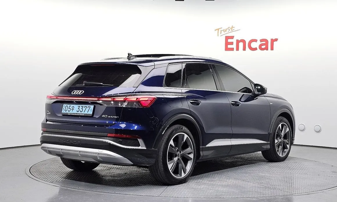 Audi Q4 e-tron — фото 7