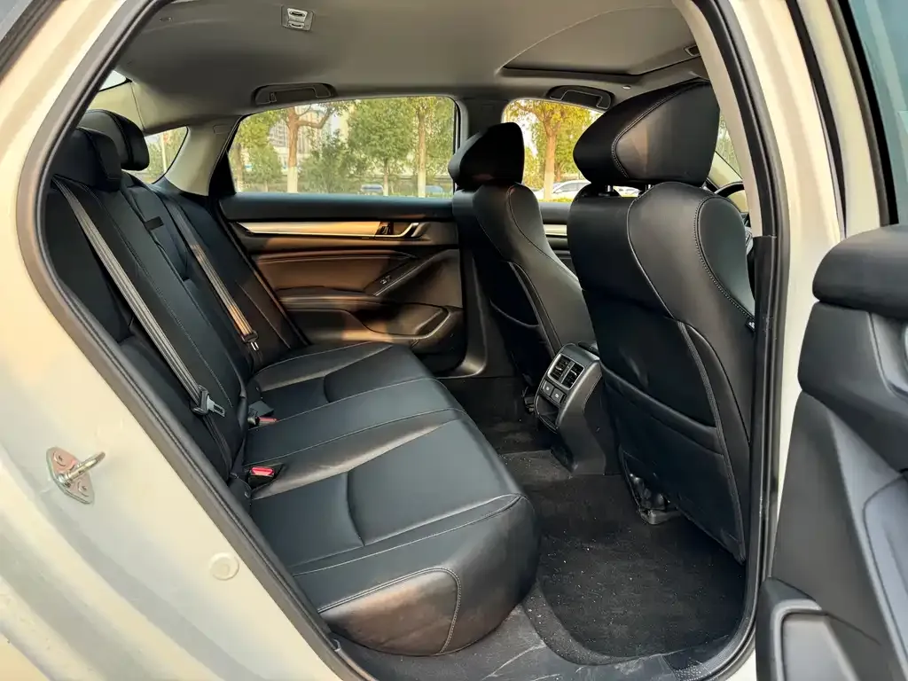 Honda Accord — фото 2