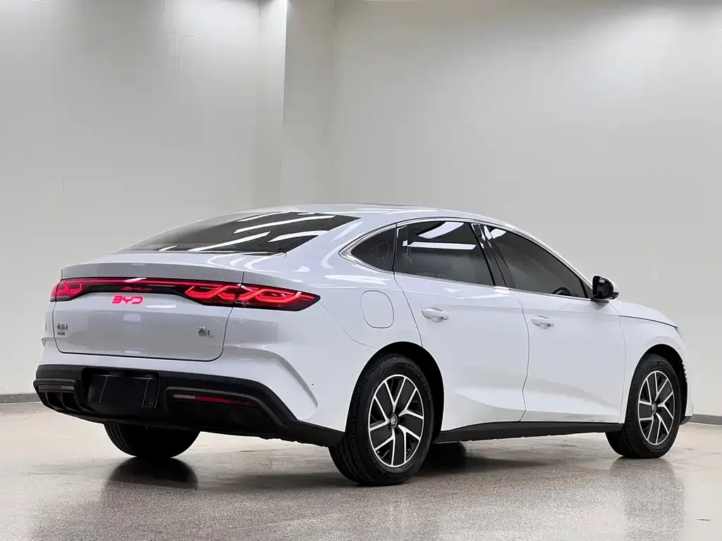 BYD Qin L — фото 8