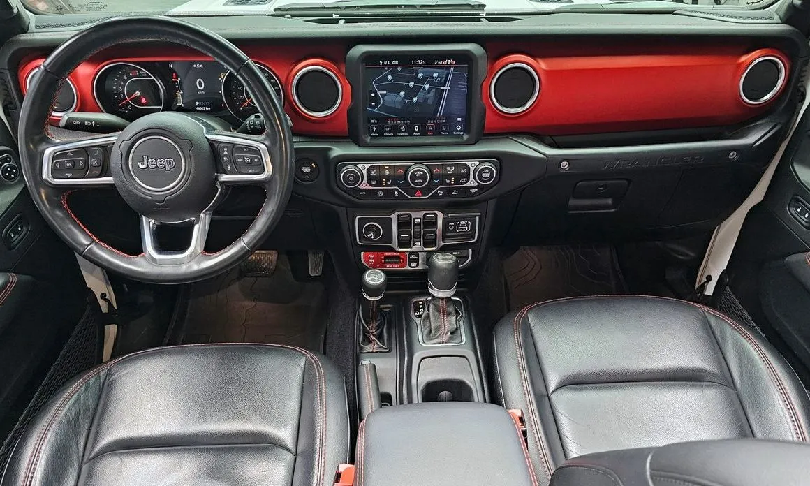 Jeep Wrangler — фото 10