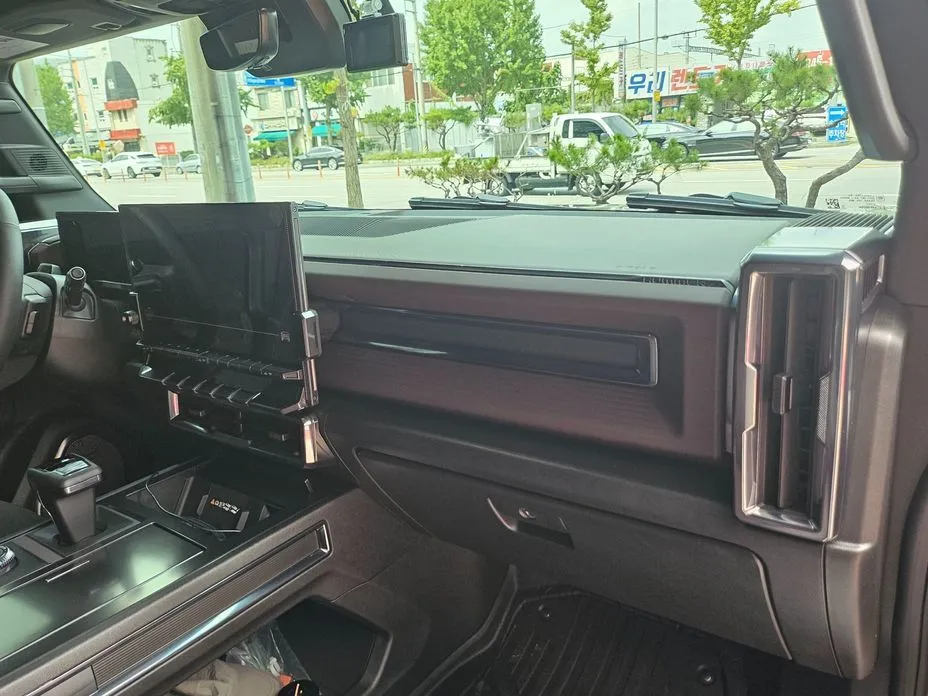 GMC Hummer EV — фото 8