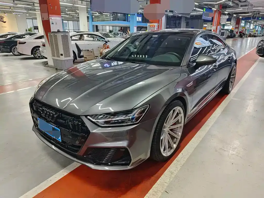 Audi A7L — фото 1