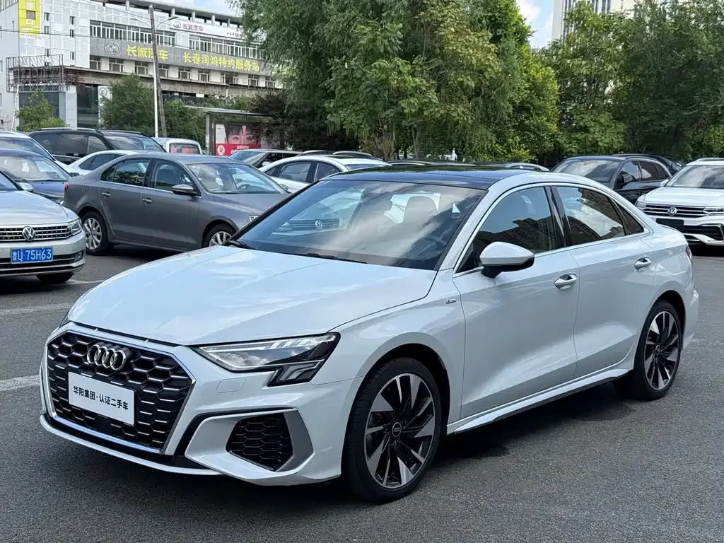 Audi A3 — фото 1