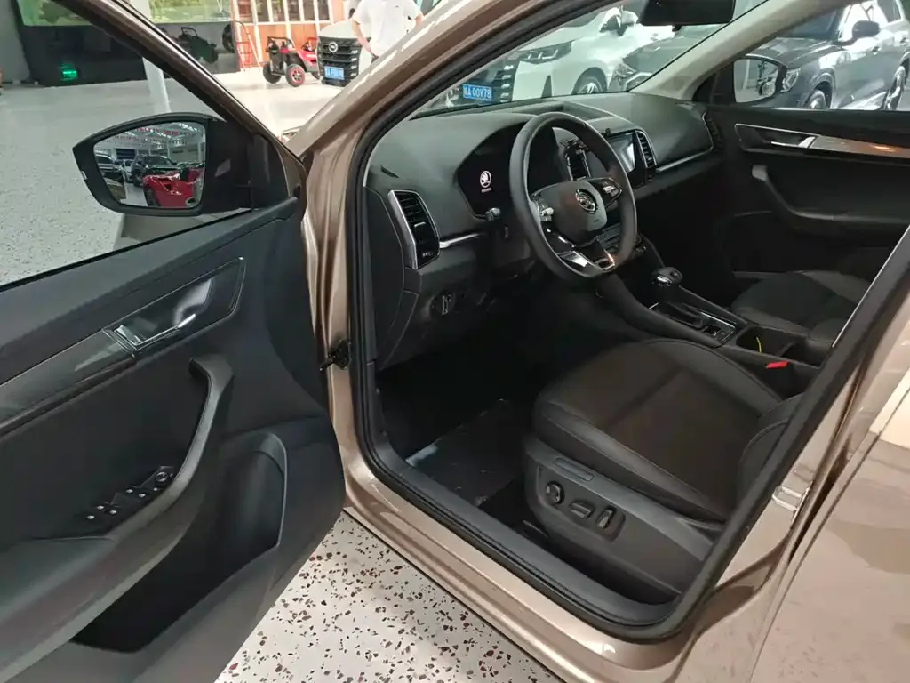 Skoda Karoq — фото 7