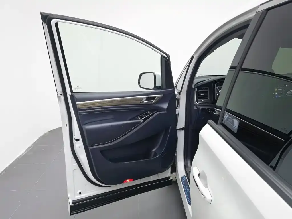 GAC Motor Trumpchi M8 — фото 10