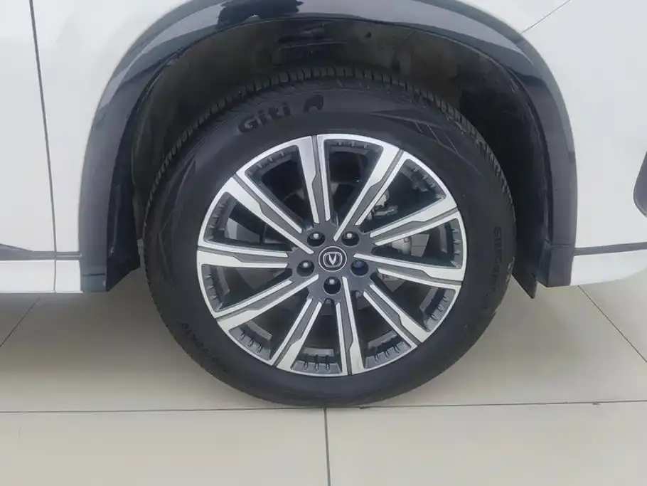 Changan CS75PLUS — фото 2