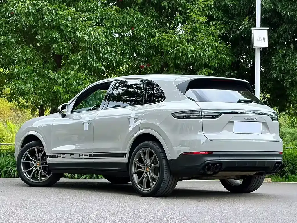 Porsche Cayenne — фото 7