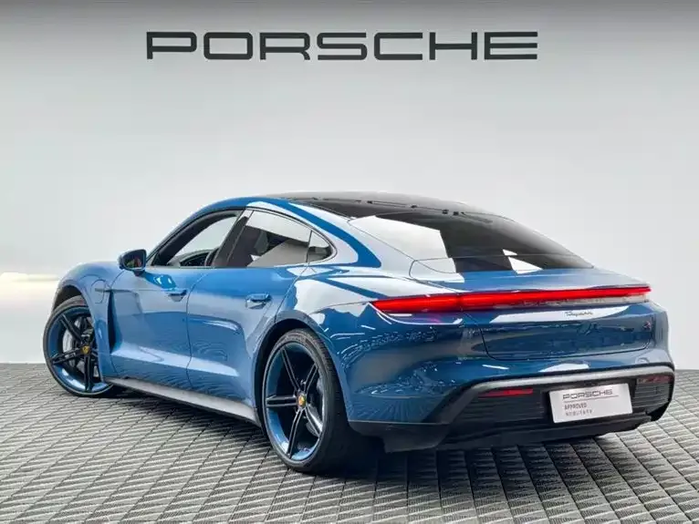 Porsche Taycan — фото 7