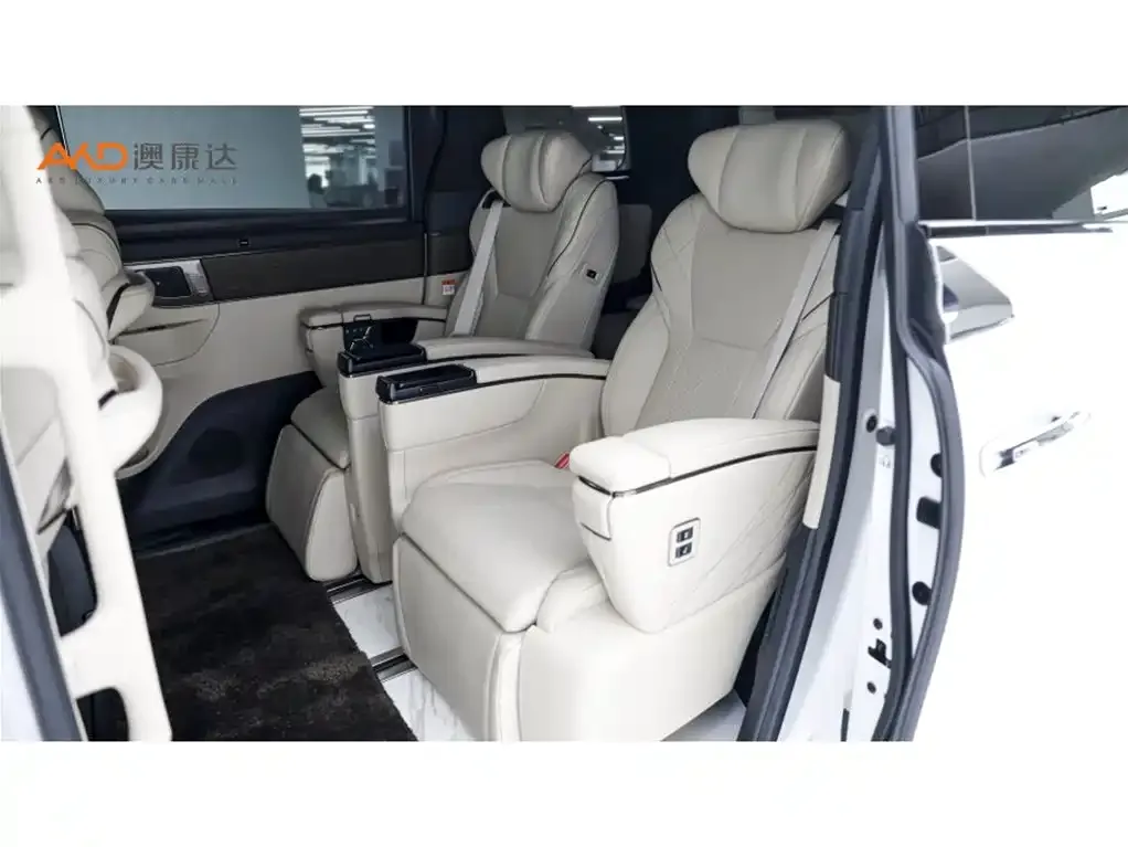 Toyota Alphard — фото 5