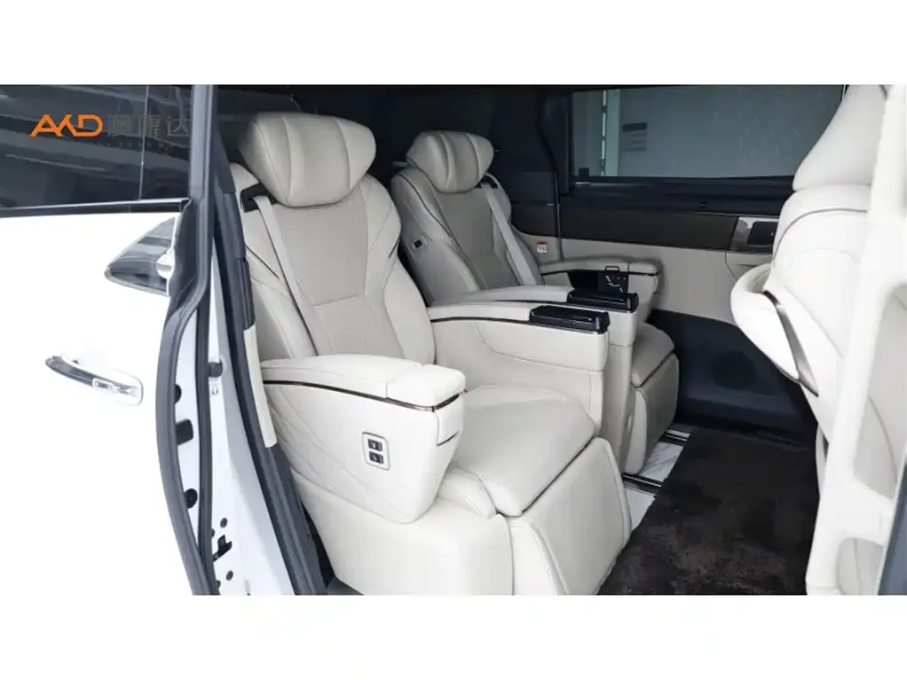 Toyota Alphard — фото 8