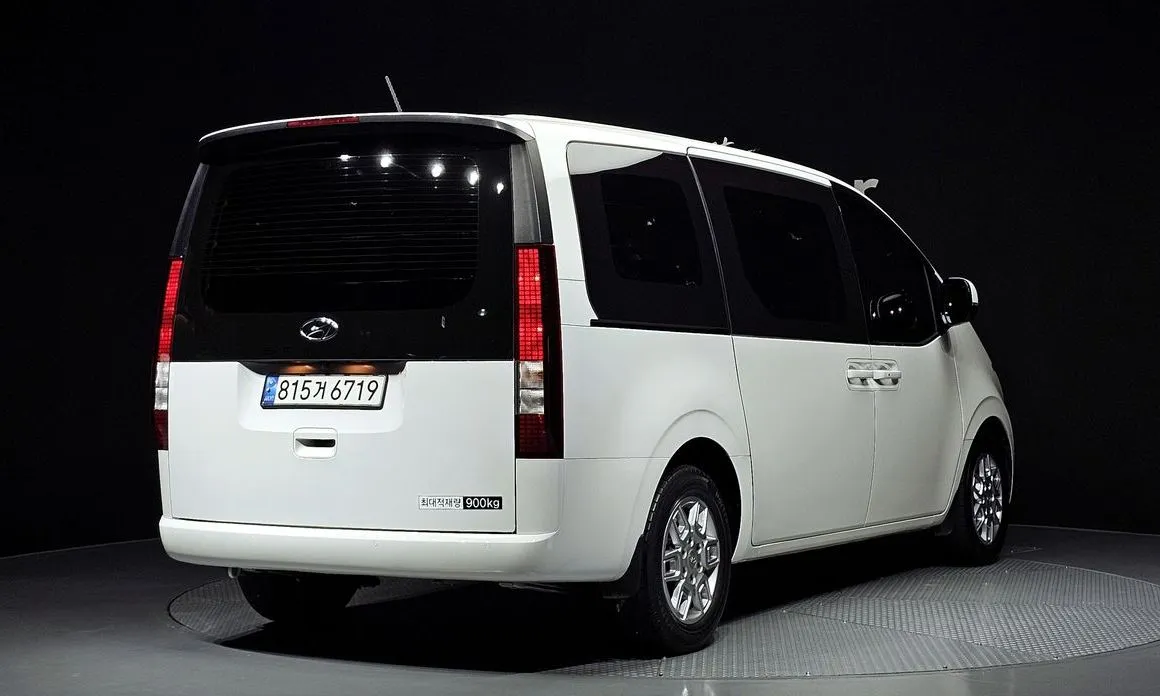 Hyundai Staria — фото 2