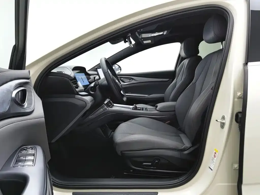 BYD Seal — фото 10