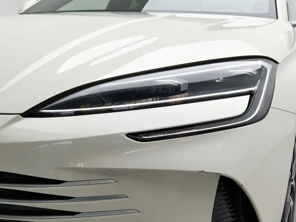 BYD Seal — фото 6