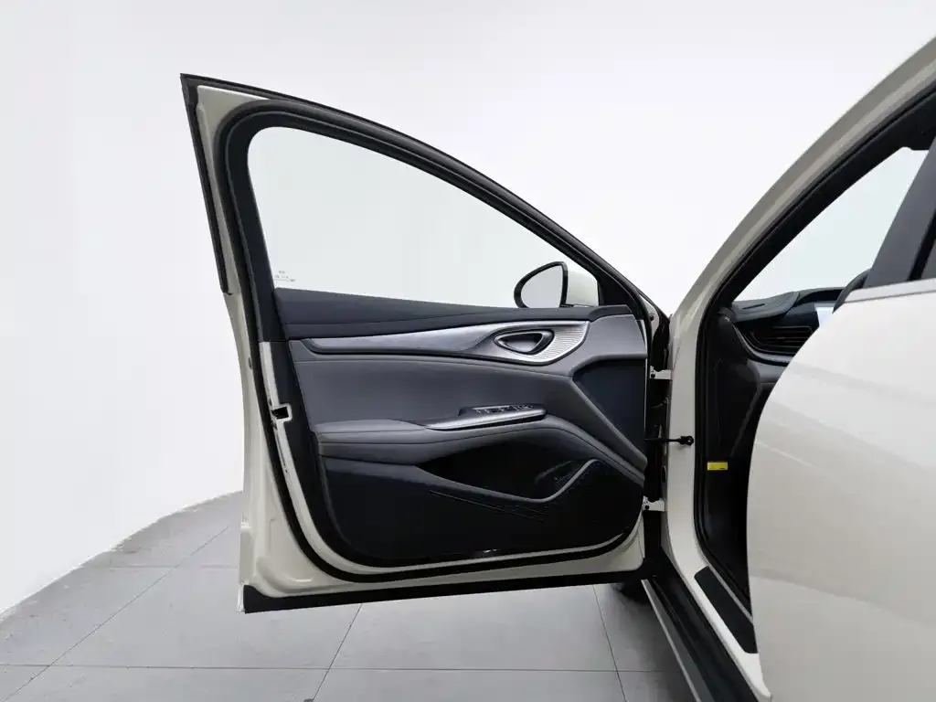 BYD Seal — фото 7