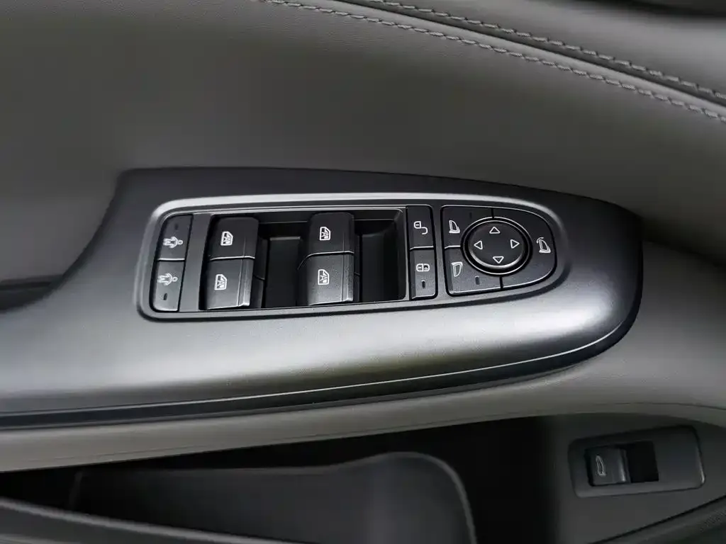 BYD Seal — фото 3