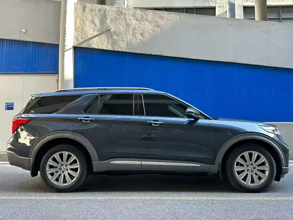 Ford Explorer — фото 4