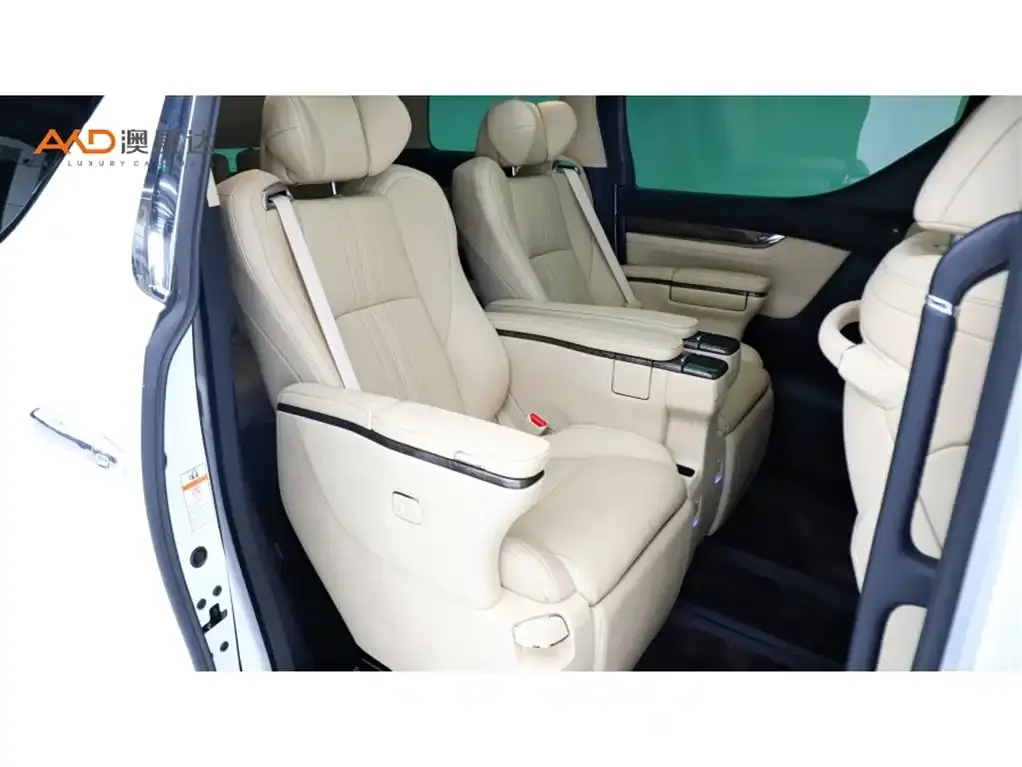 Toyota Vellfire — фото 4