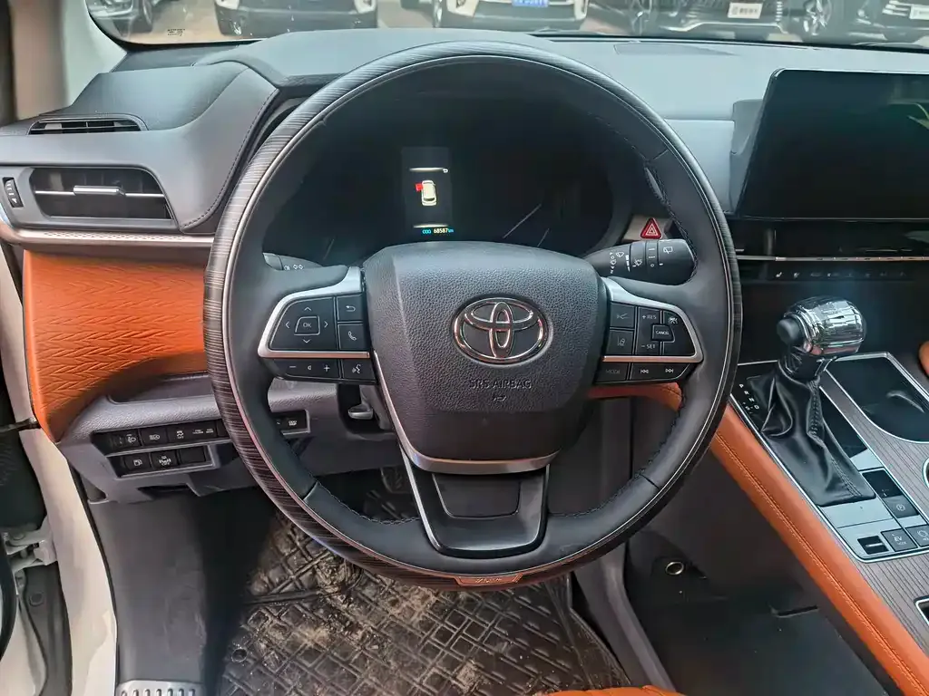Toyota Granvia — фото 6