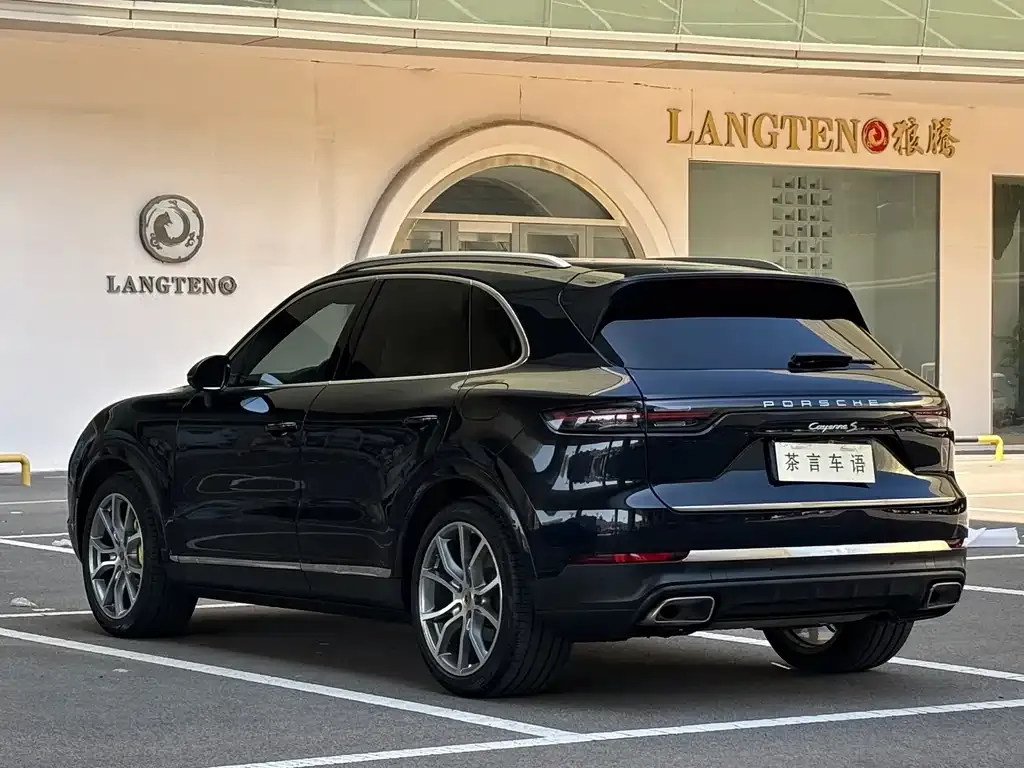 Porsche Cayenne Hybrid — фото 7