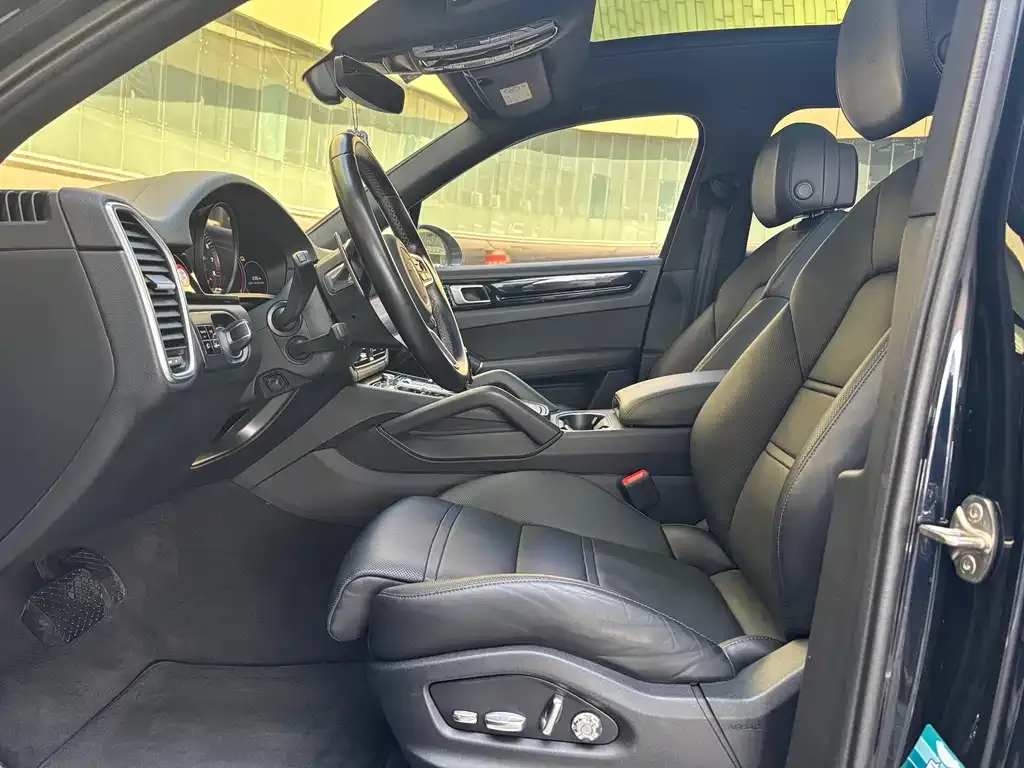 Porsche Cayenne Hybrid — фото 10