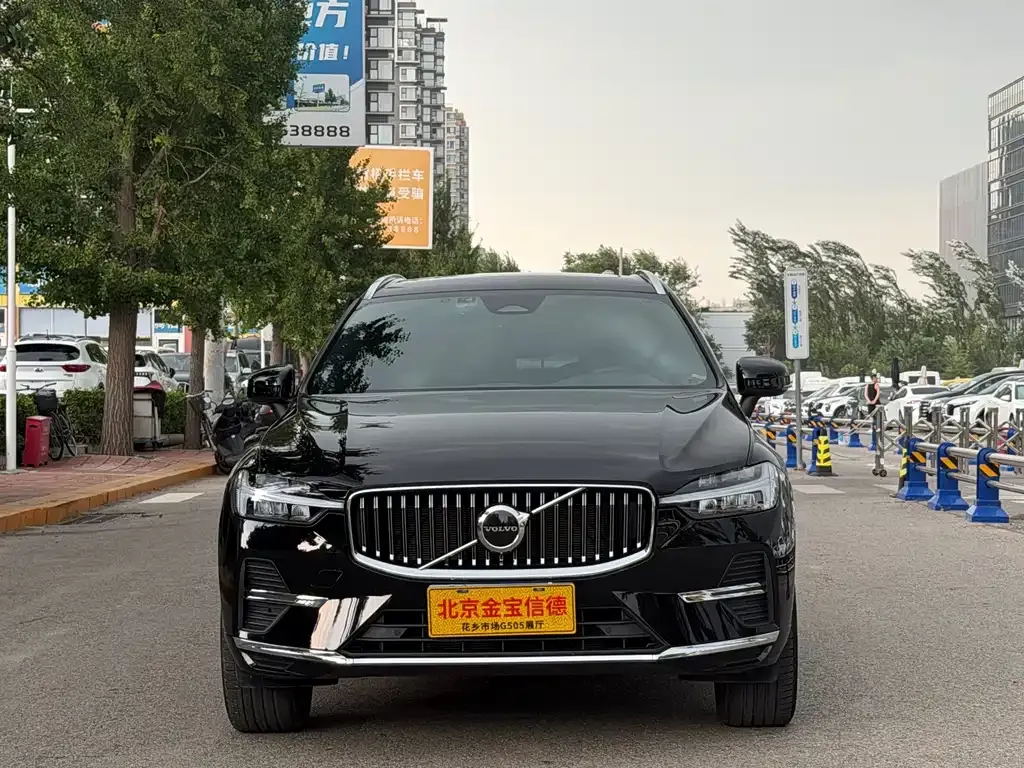 Volvo XC60 — фото 9