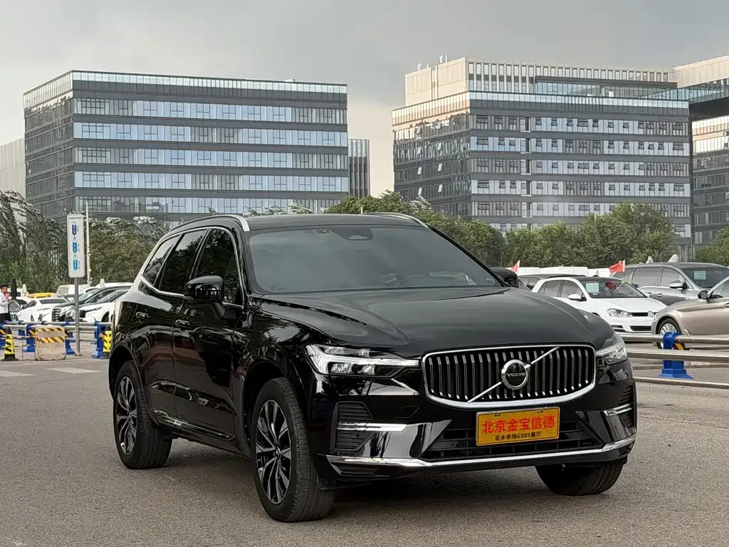 Volvo XC60 — фото 7