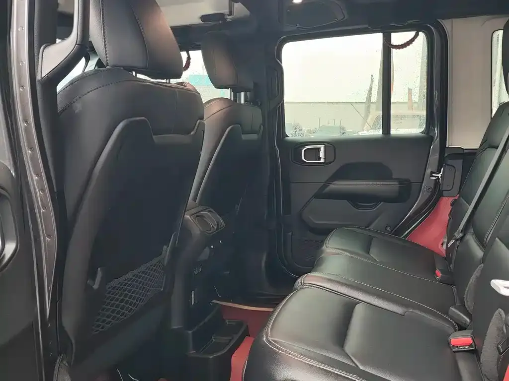 Jeep Wrangler — фото 4