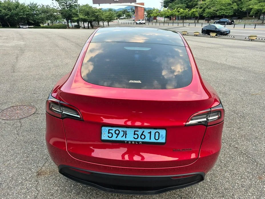 Tesla Model Y — фото 5
