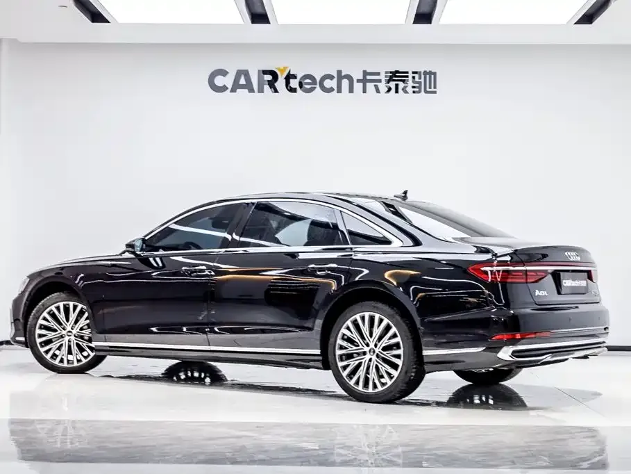 Audi A8 — фото 10