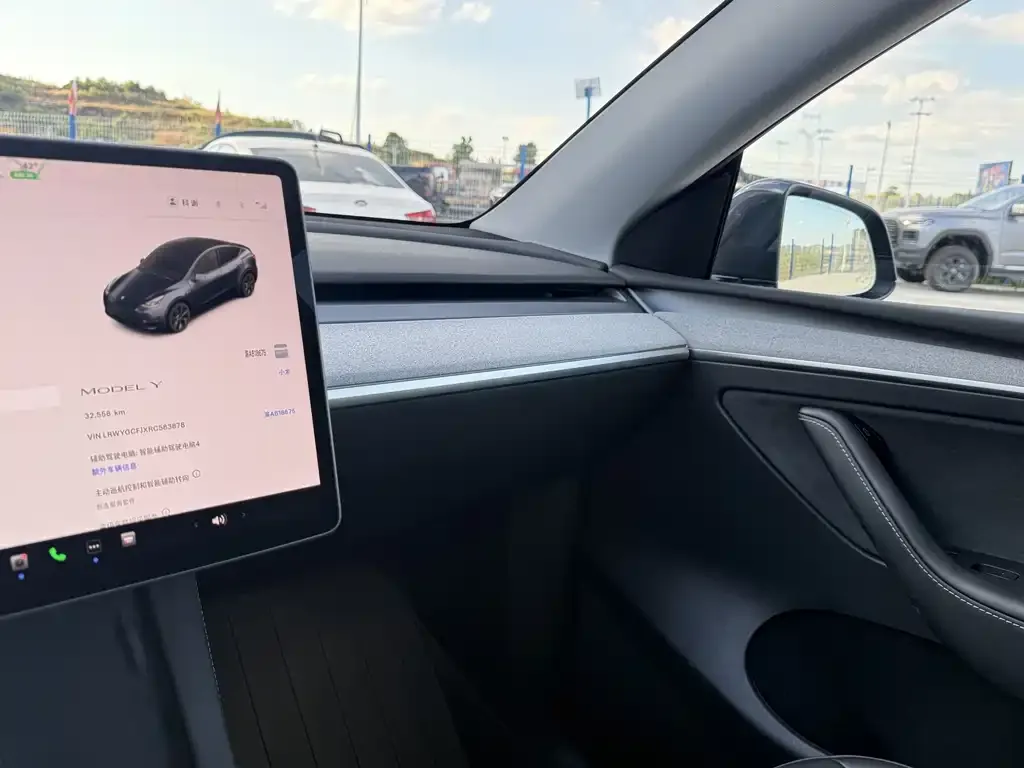 Tesla Model Y — фото 2