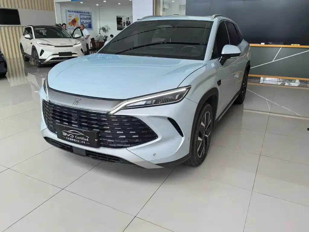 BYD L DM-i — фото 1
