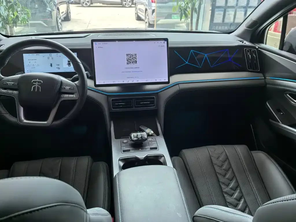BYD L DM-i — фото 4