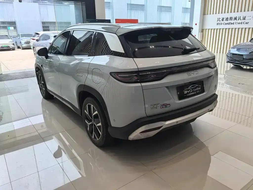BYD L DM-i — фото 3