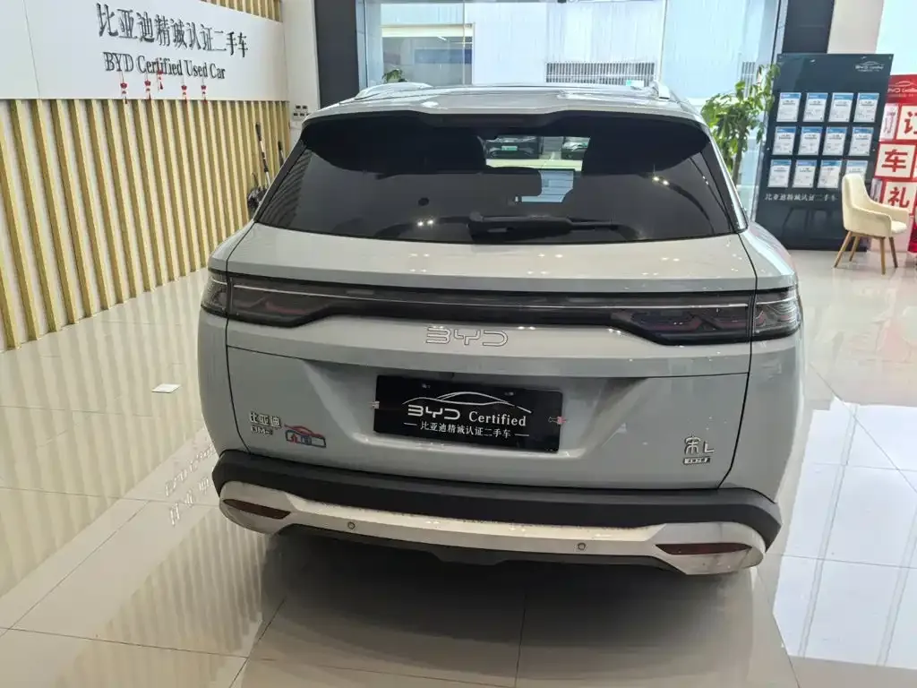 BYD L DM-i — фото 7