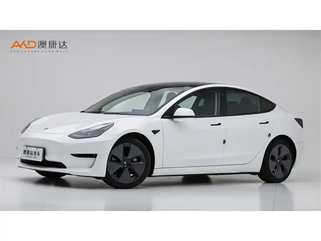 Tesla Model 3 — фото 1