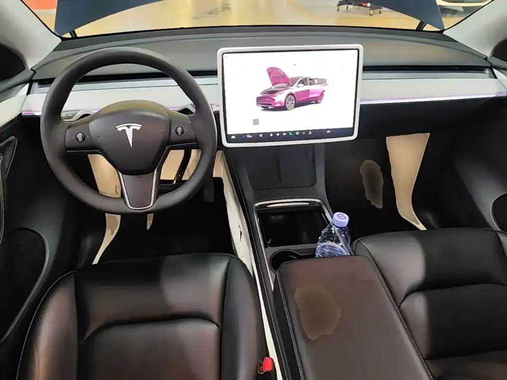 Tesla Model Y — фото 2