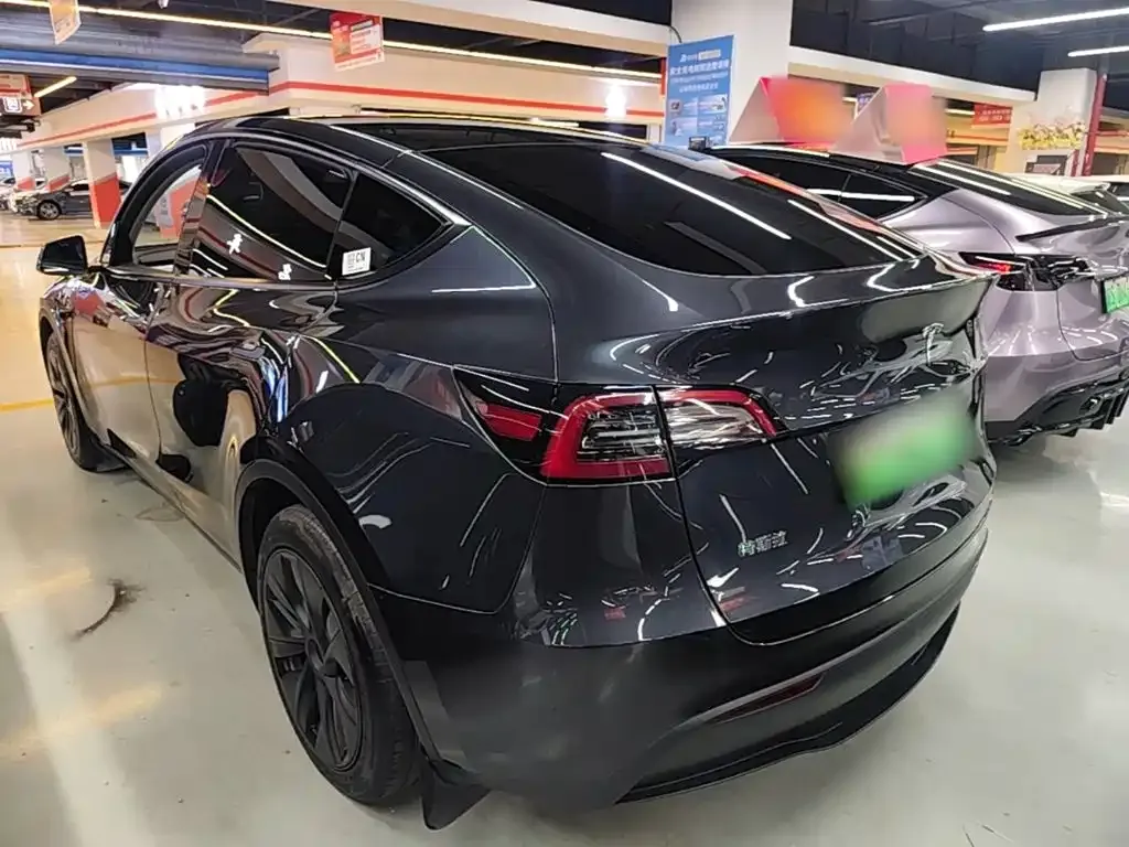 Tesla Model Y — фото 7