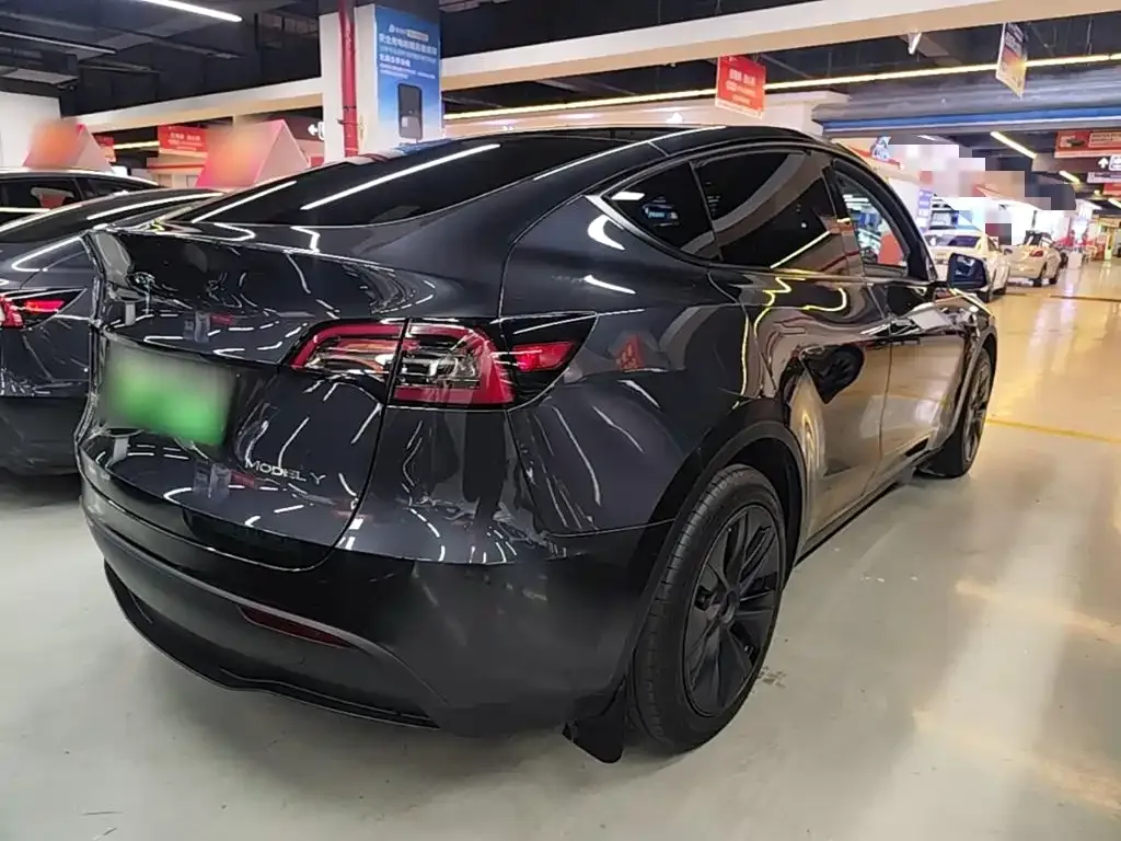 Tesla Model Y — фото 4