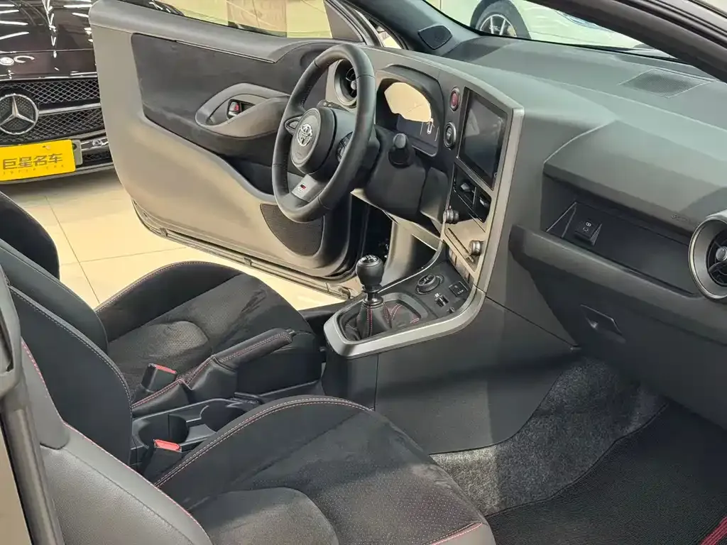 Toyota GR YARIS — фото 9
