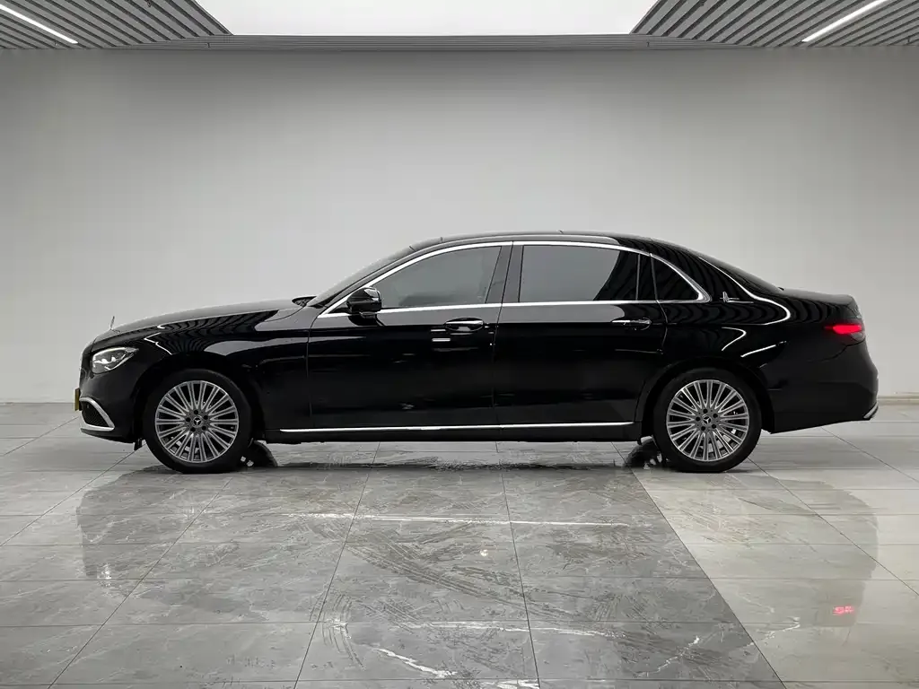 Mercedes-Benz E-Class — фото 10