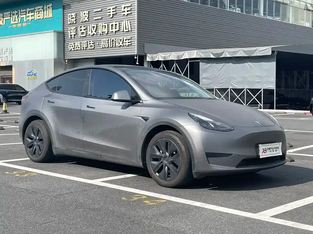 Tesla Model Y — фото 8