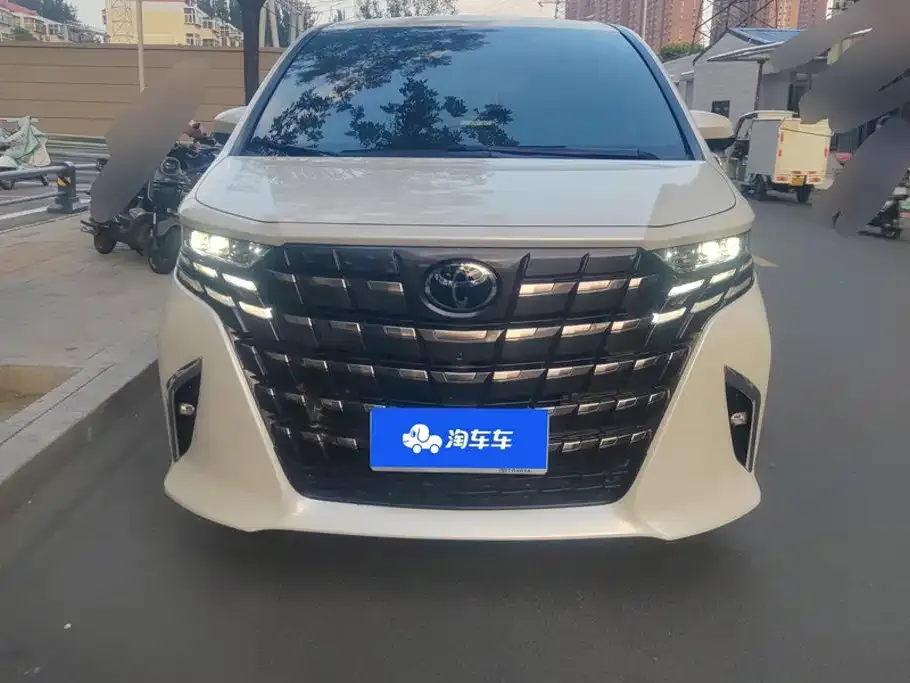 Toyota Alphard — фото 5