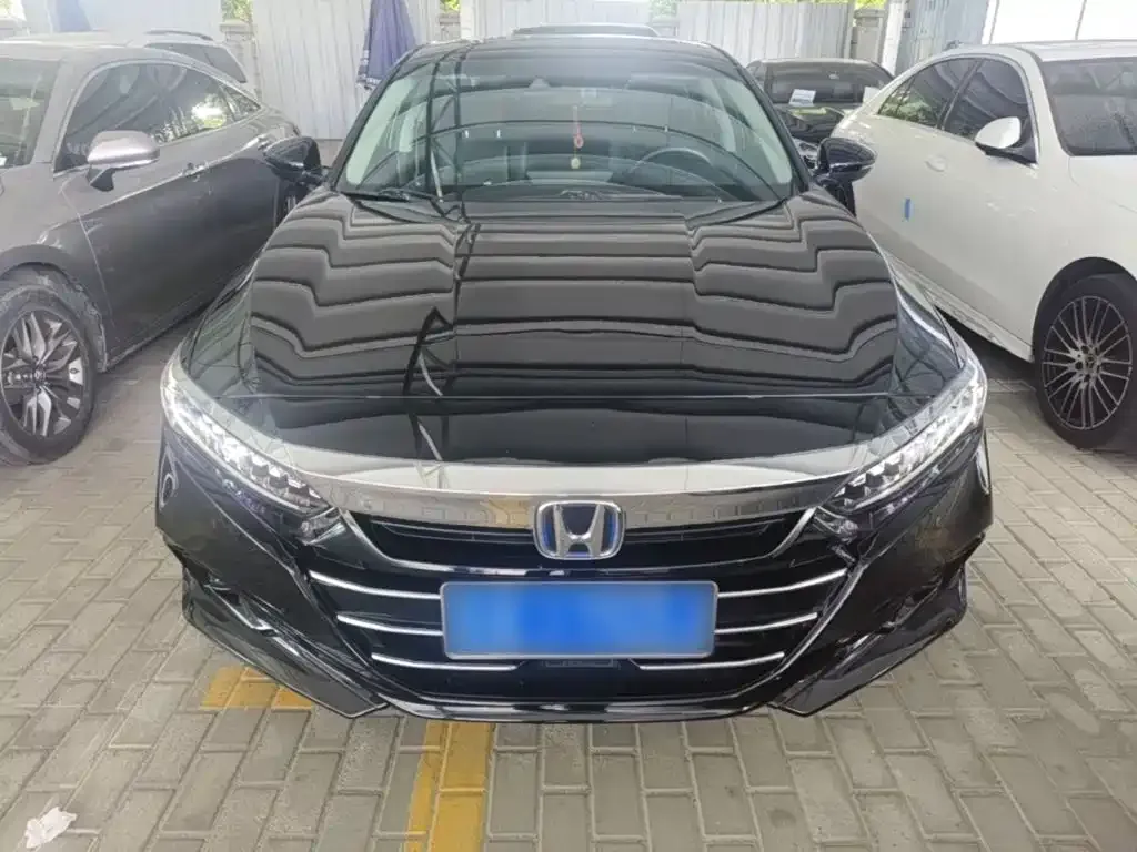 Honda Accord — фото 10