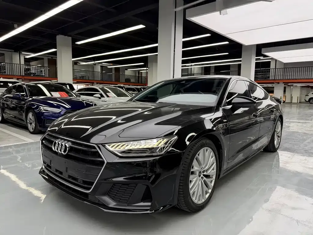 Audi A7 — фото 1