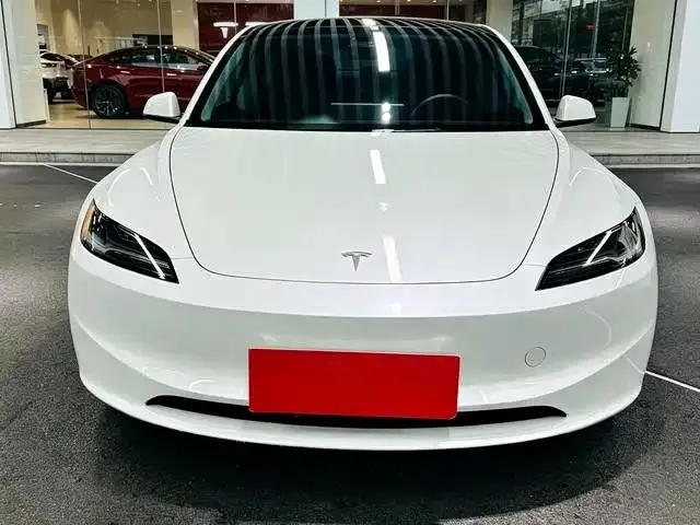 Tesla Model 3 — фото 4