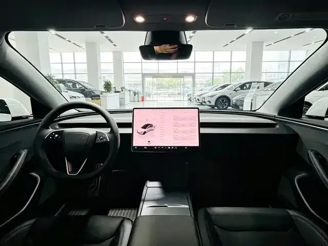 Tesla Model 3 — фото 5