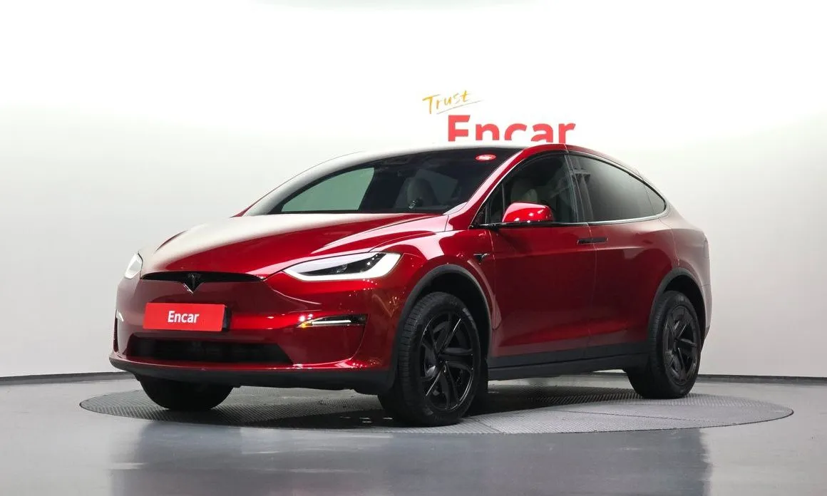Tesla Model X — фото 1