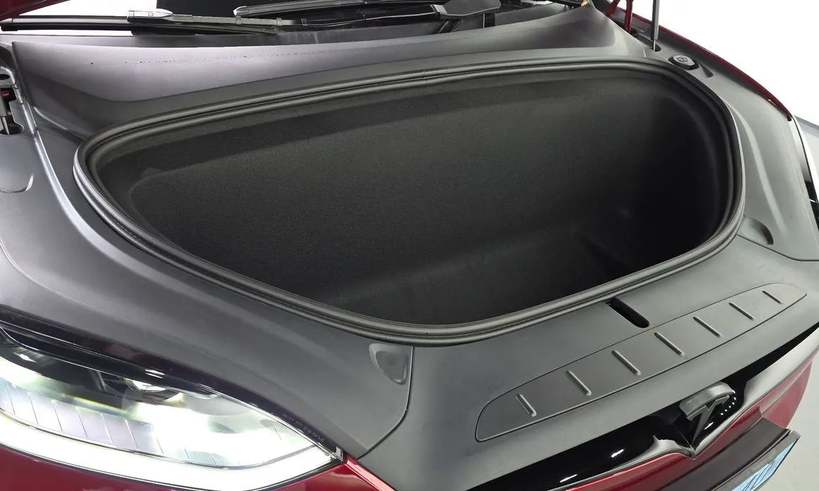 Tesla Model X — фото 10