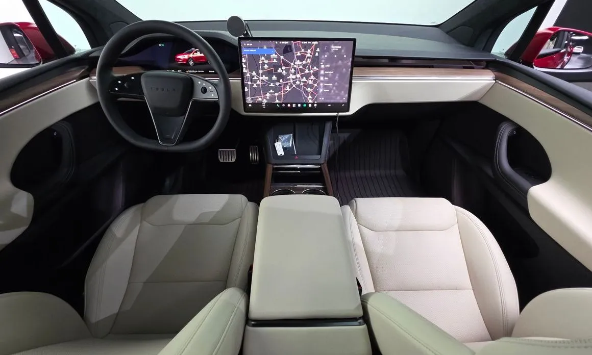 Tesla Model X — фото 4