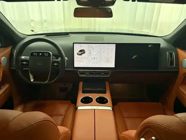 Li Auto L8 — фото 7